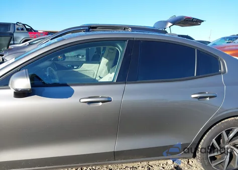 2019 Volvo S60 T6 Momentum from USA, damaged, VIN 7JRA22TKXKG017522